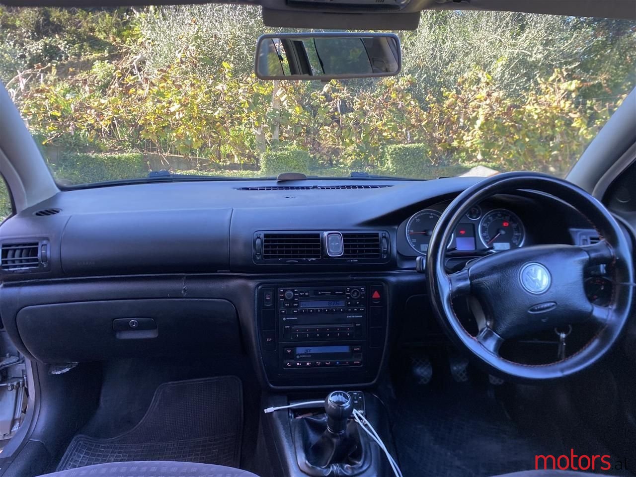 2003' Volkswagen Passat photo #2