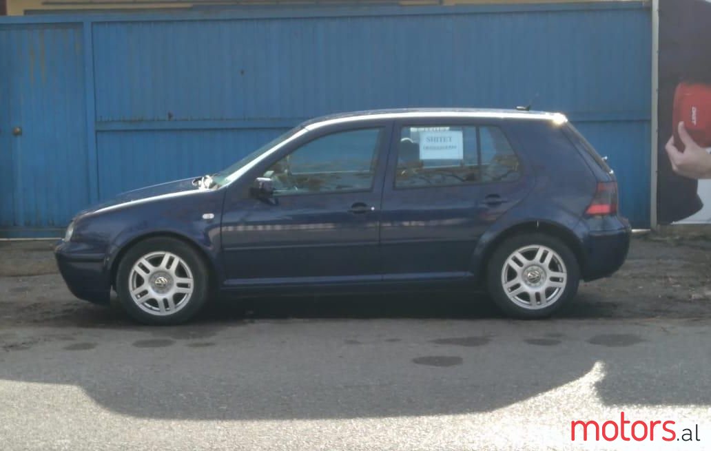 2001' Volkswagen Golf photo #1