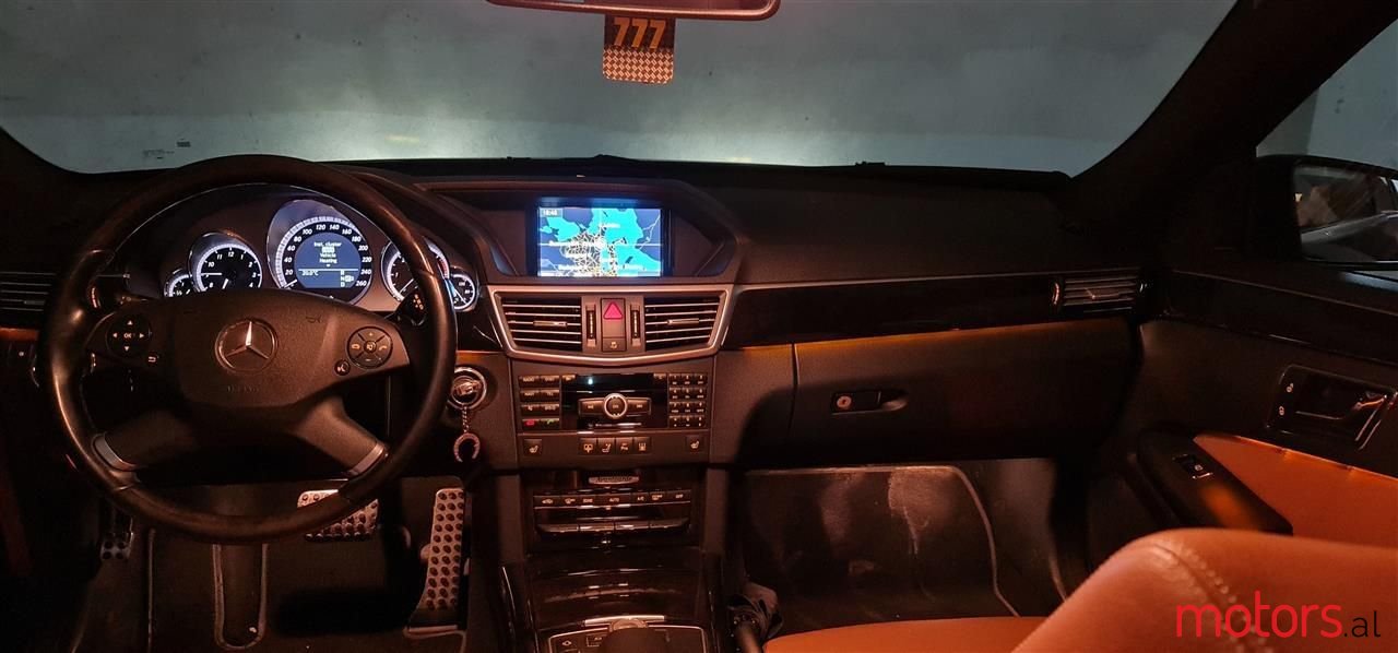 2010' Mercedes-Benz E 350 photo #4