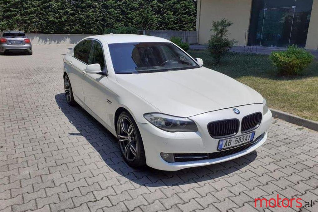 2011' BMW 750 photo #1