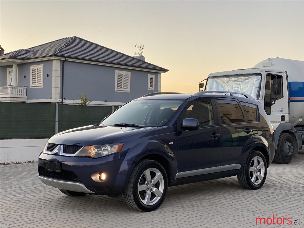 2008' Mitsubishi Outlander photo #1