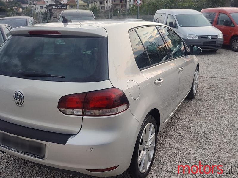 2010' Volkswagen Golf photo #2