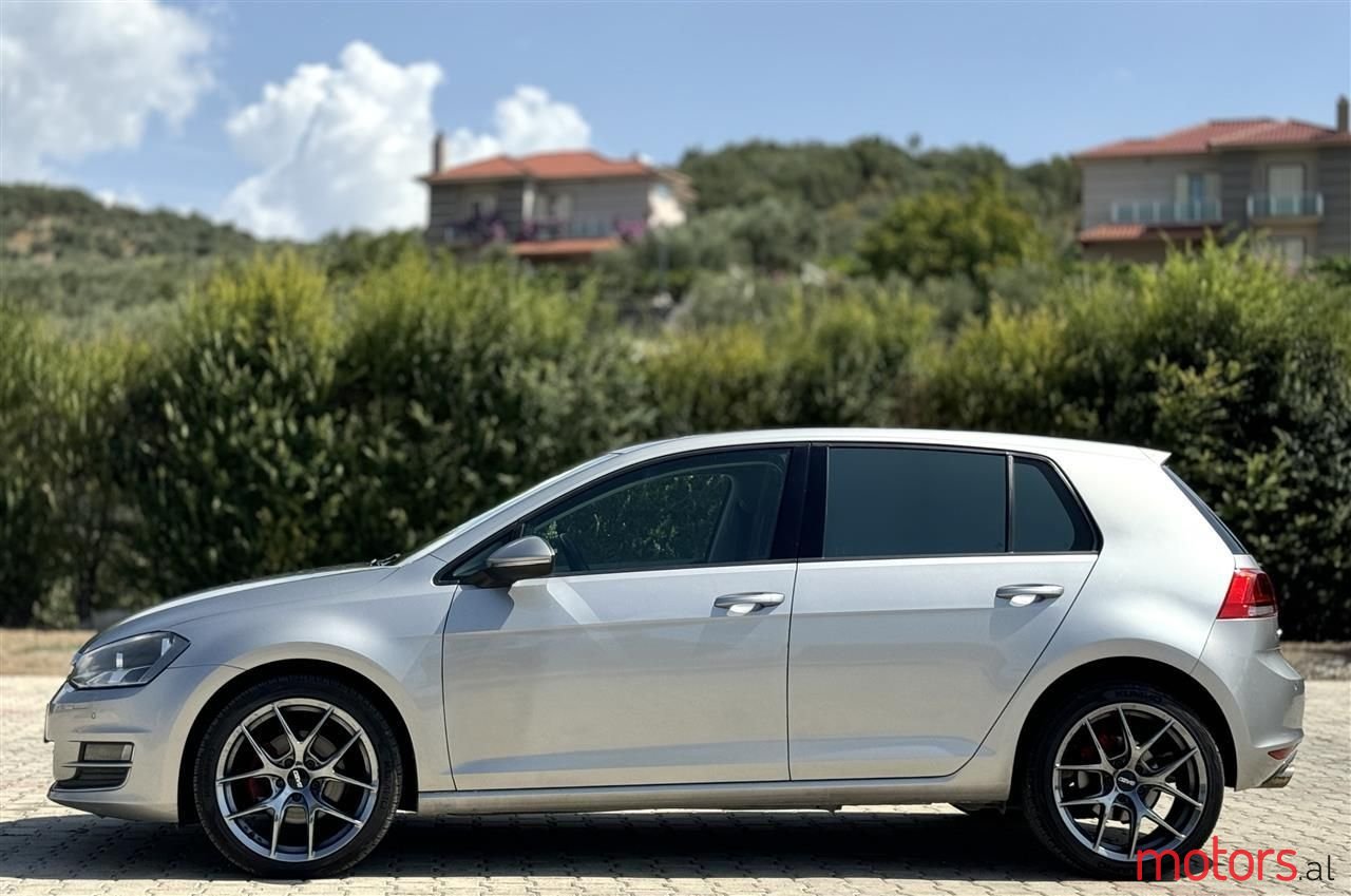2014' Volkswagen Golf photo #6