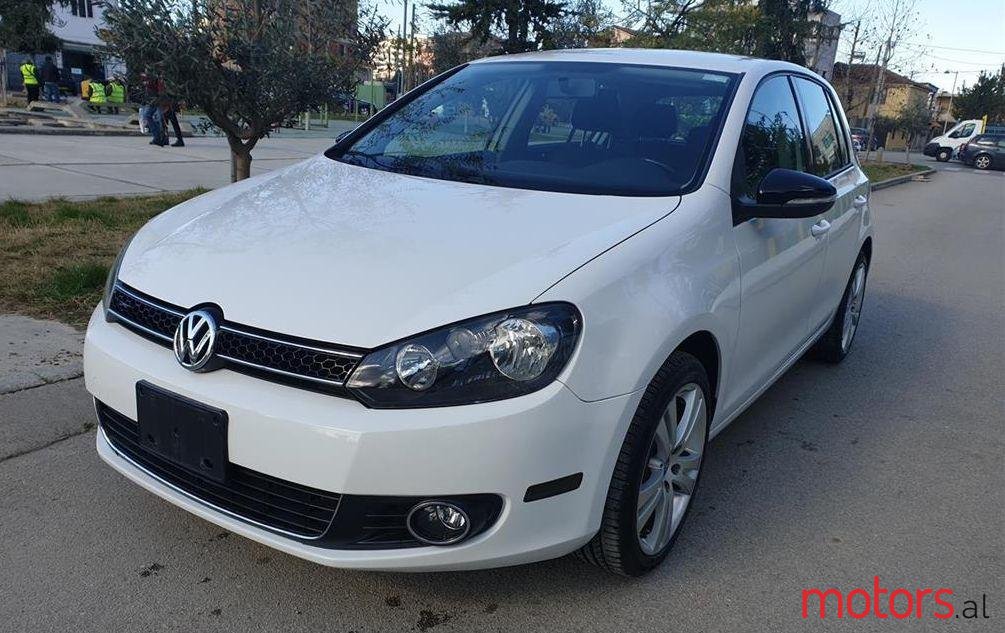 2012' Volkswagen Golf photo #1