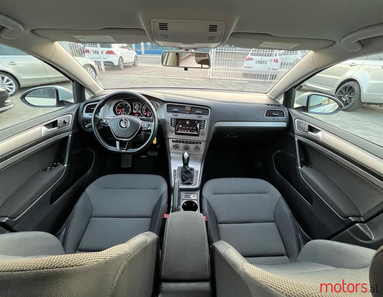 2015' Volkswagen Golf photo #5