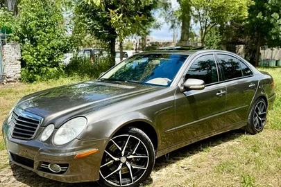 2008' Mercedes-Benz E 350