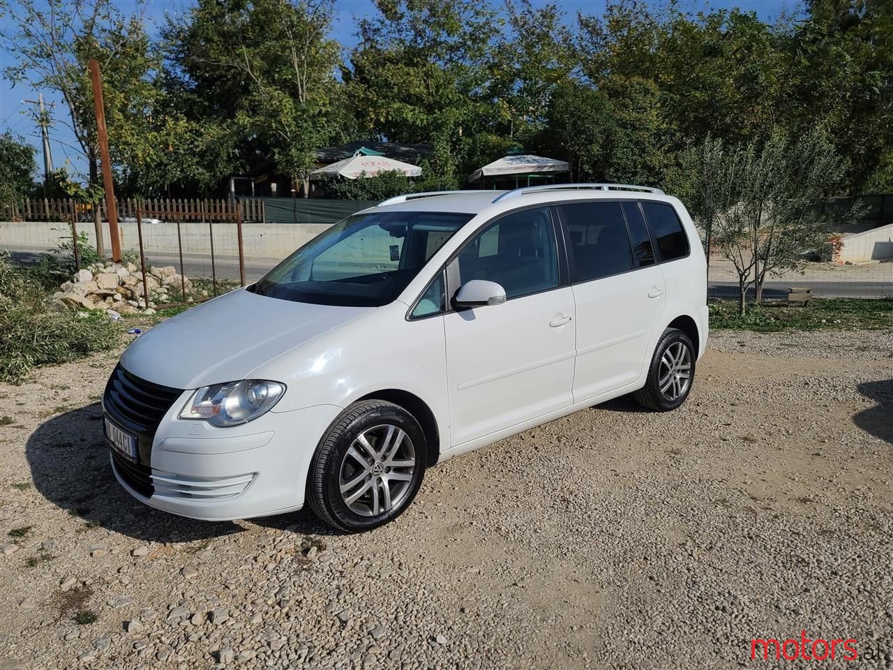 2008' Volkswagen Touran photo #2