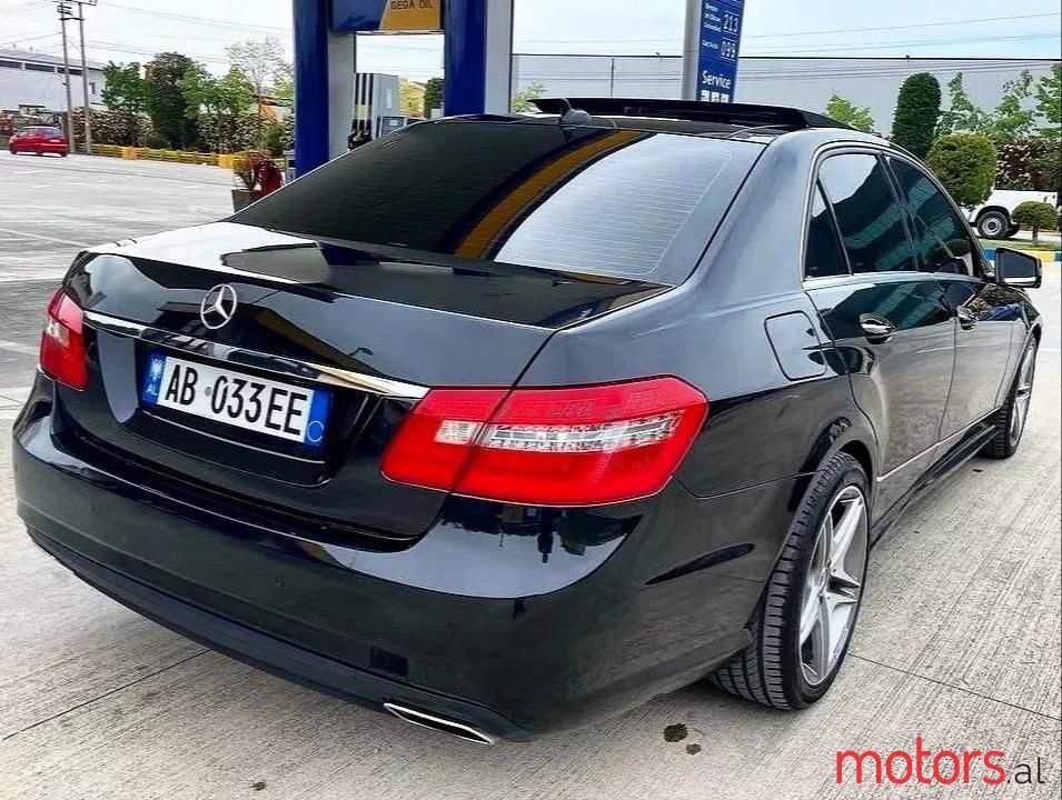 2011' Mercedes-Benz E 350 photo #6