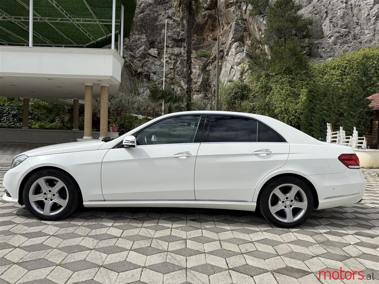 2014' Mercedes-Benz E 250 photo #3