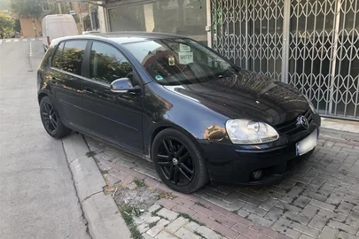 2005' Volkswagen Golf