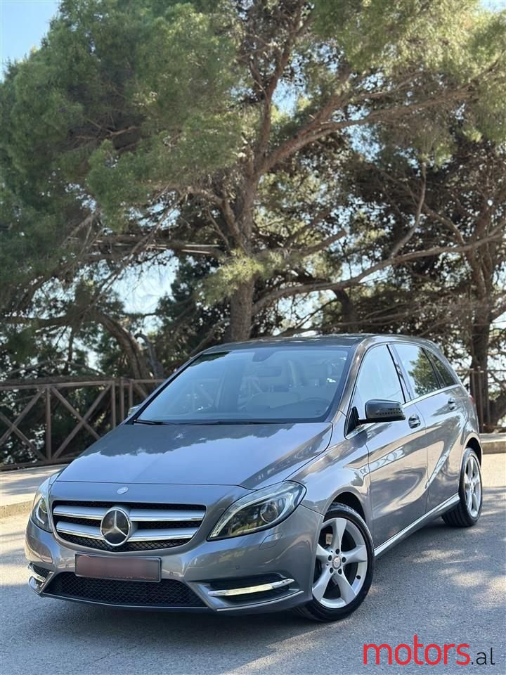 2014' Mercedes-Benz B 200 photo #1