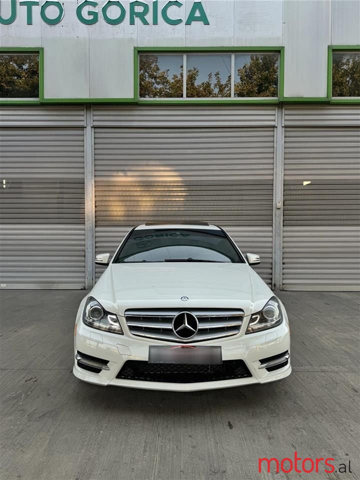 2012' Mercedes-Benz C 300 photo #1
