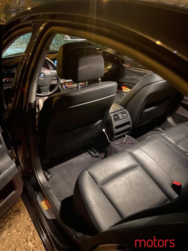 2010' BMW 730 photo #4