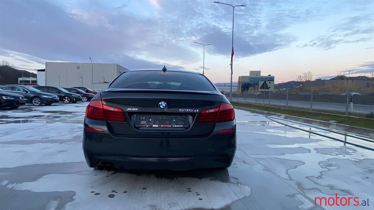 2014' BMW 535 photo #6