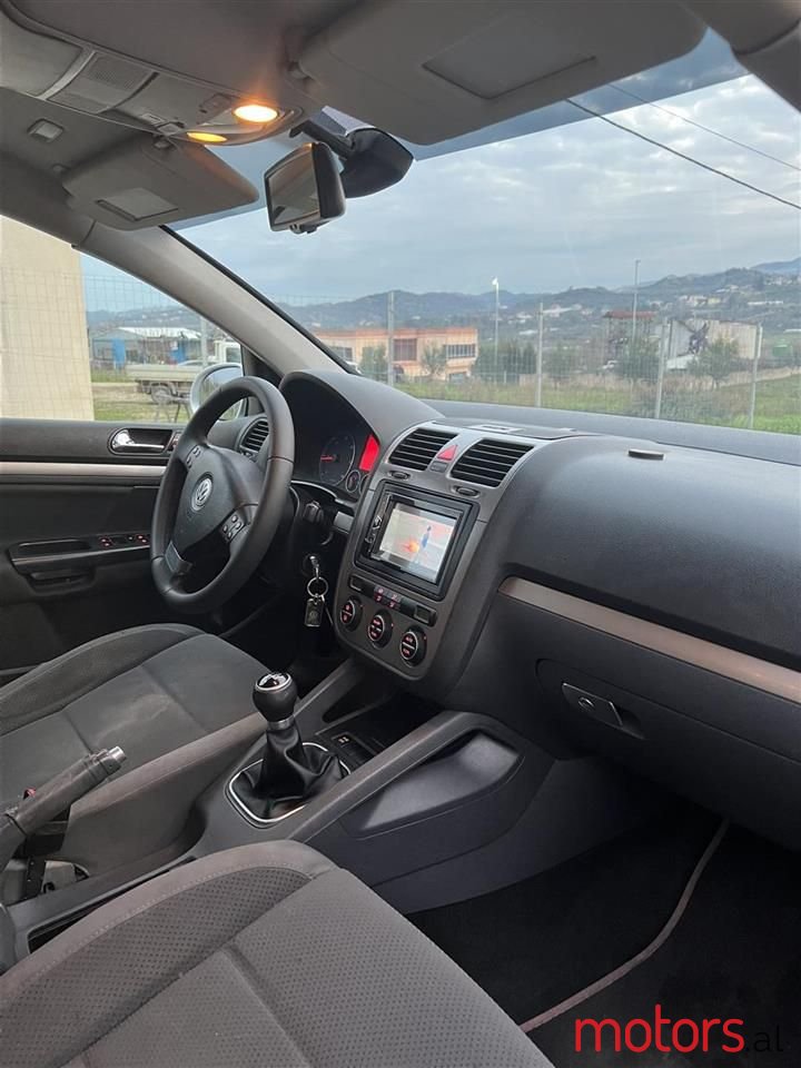 2007' Volkswagen Golf photo #3