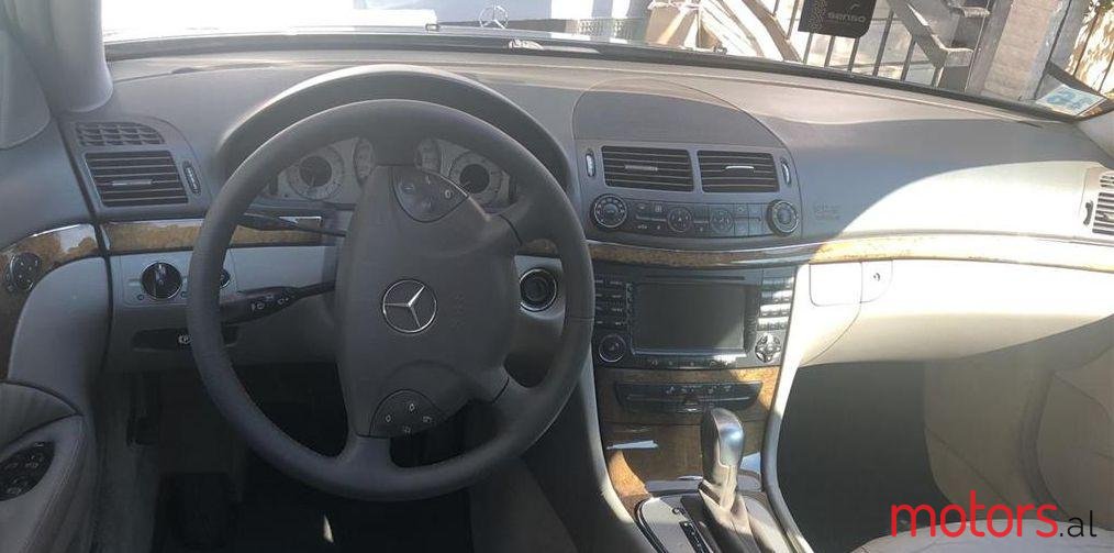 2005' Mercedes-Benz E 280 photo #3