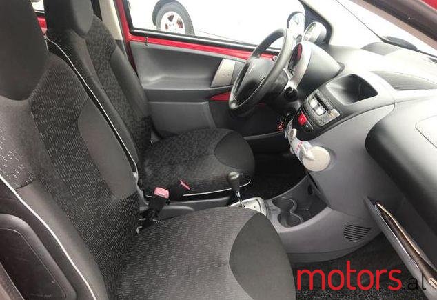 2011' Peugeot 107 photo #1