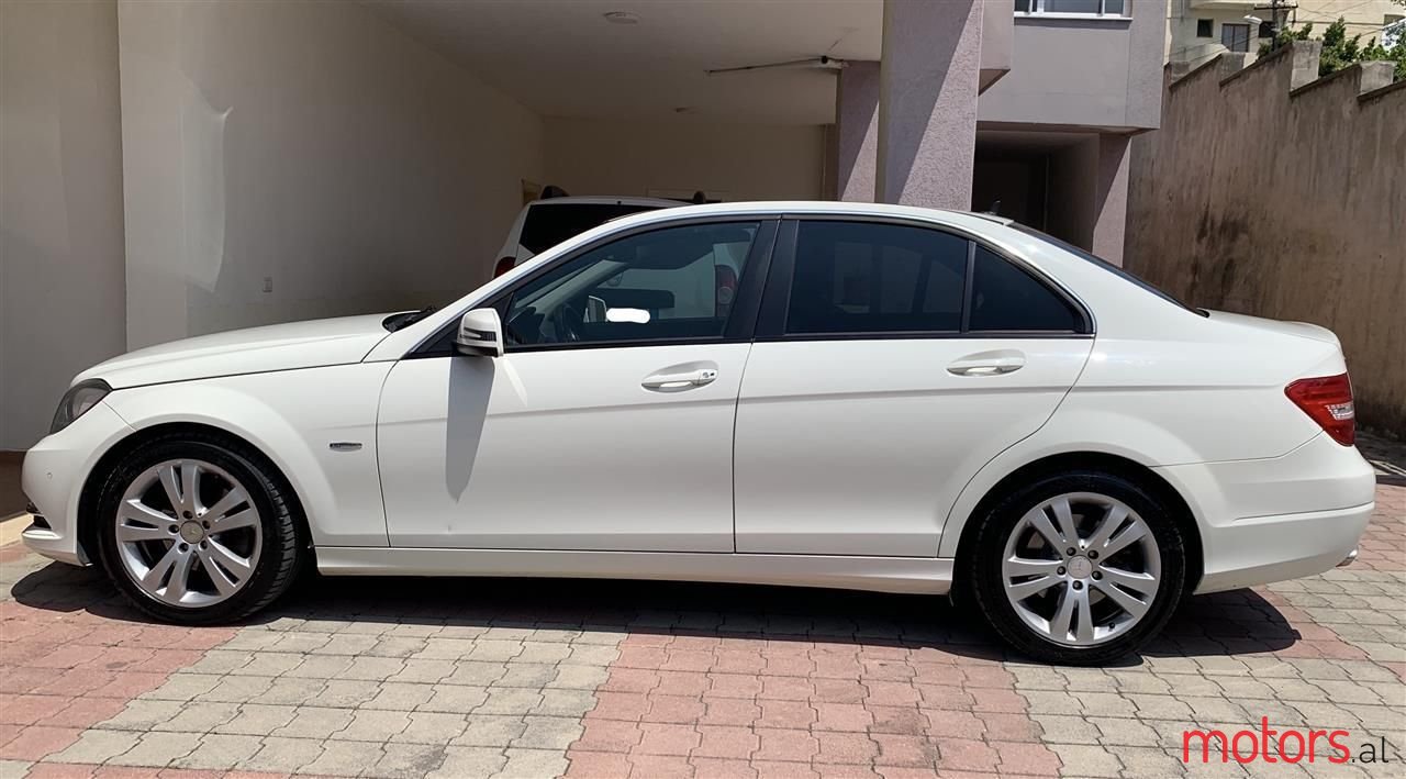 2011' Mercedes-Benz C 220 photo #1