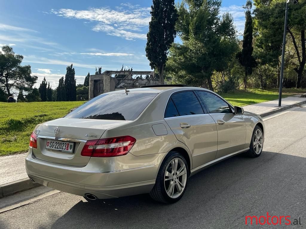 2011' Mercedes-Benz E 350 photo #5