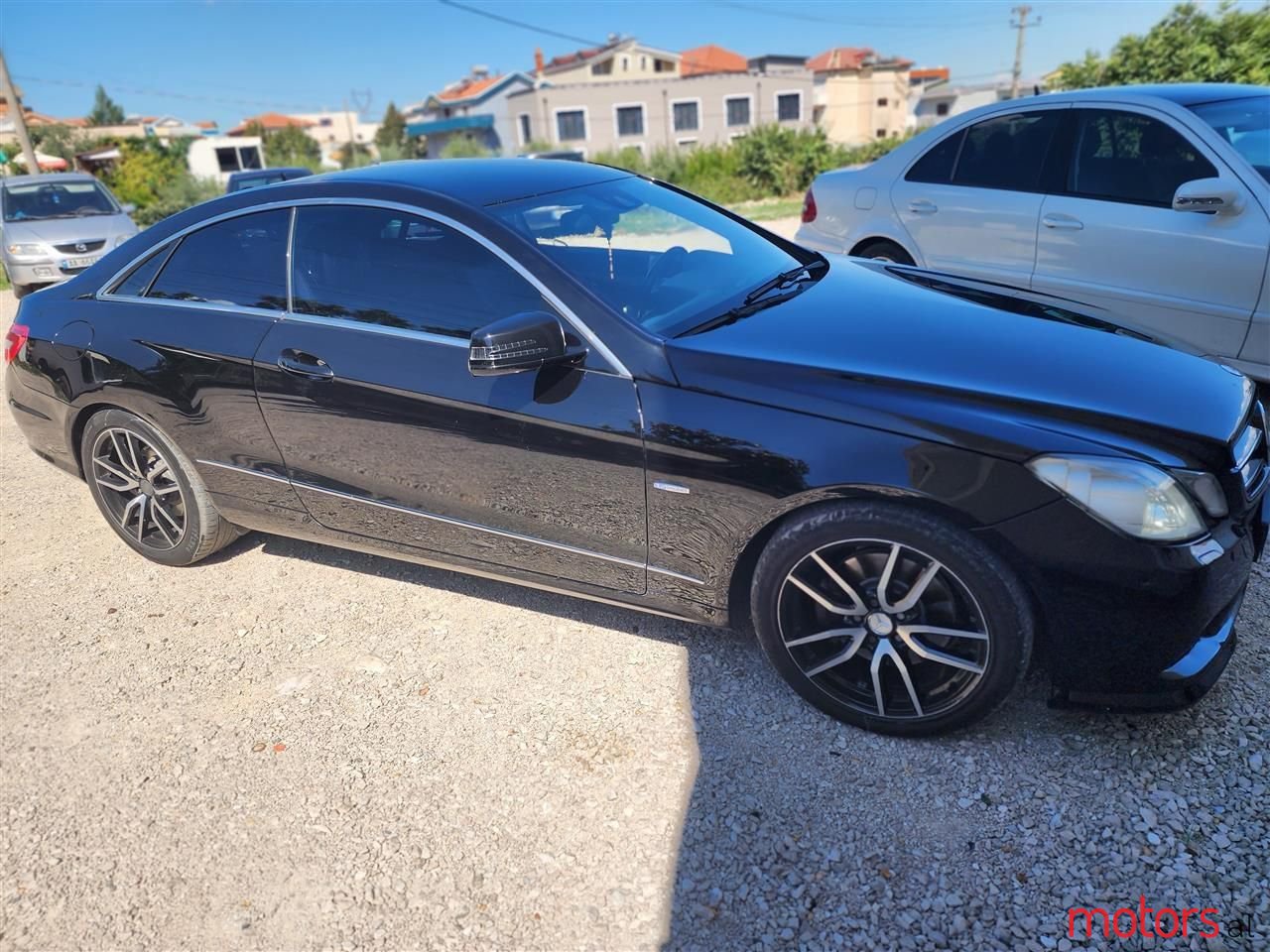 2011' Mercedes-Benz E 250 photo #1