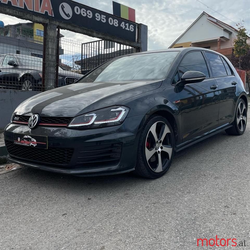 2016' Volkswagen Golf photo #1