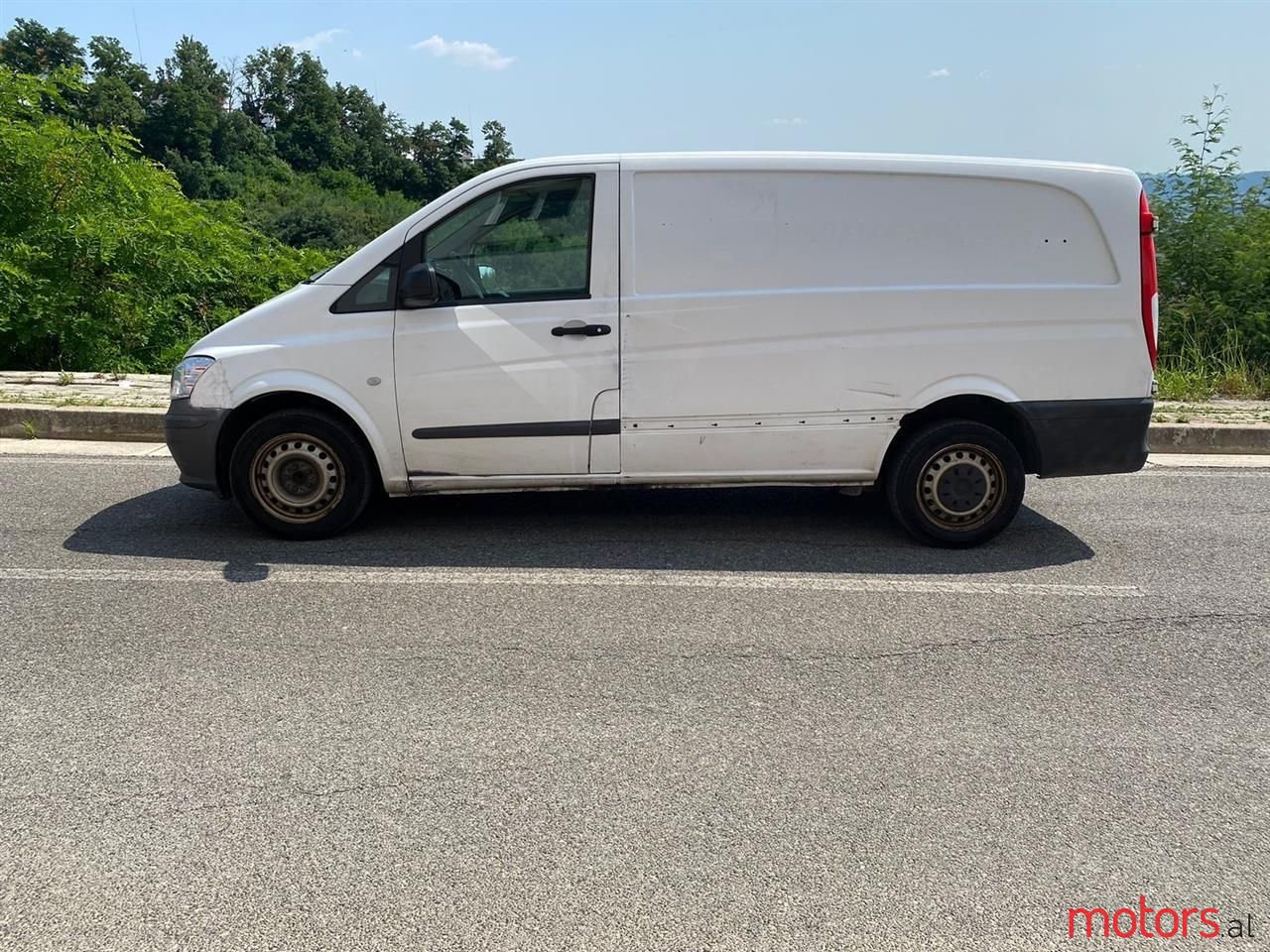 2013' Mercedes-Benz V 220 photo #4