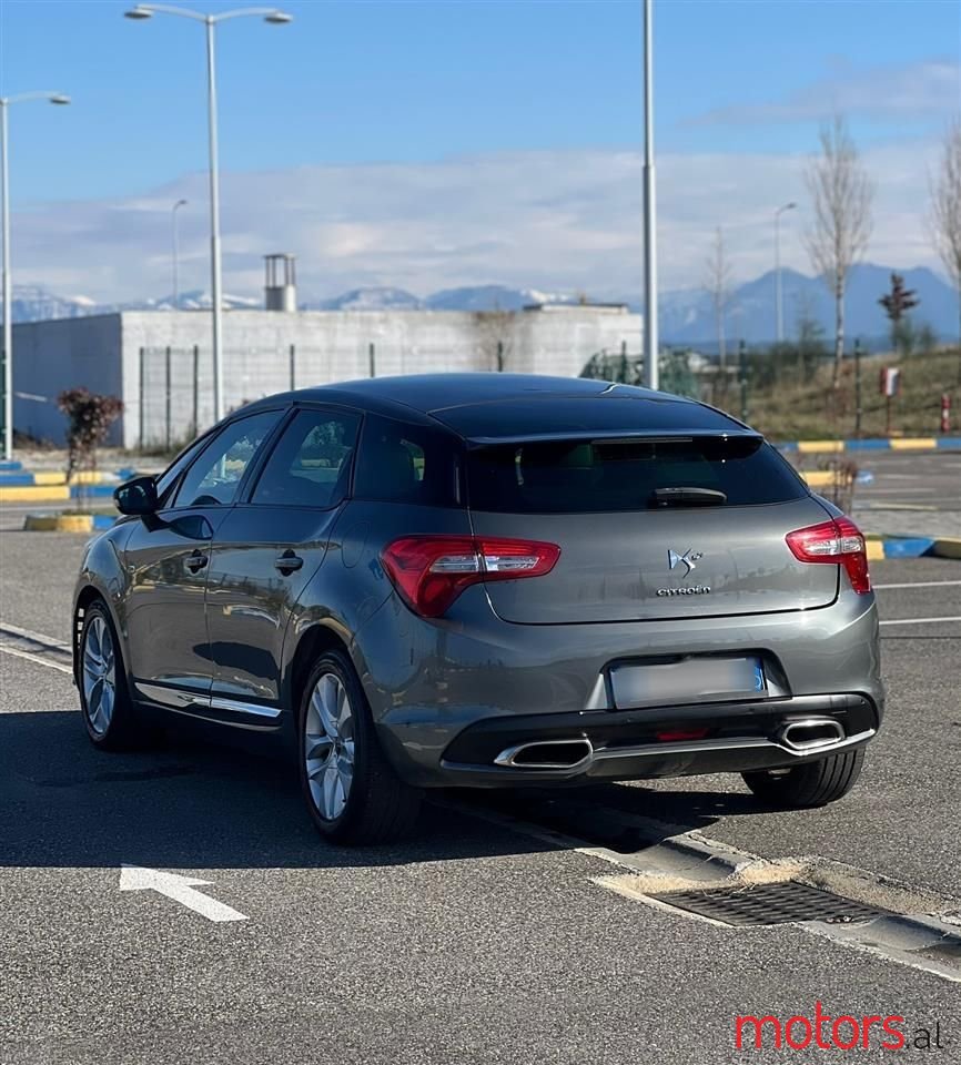 2014' Citroen DS5 photo #6