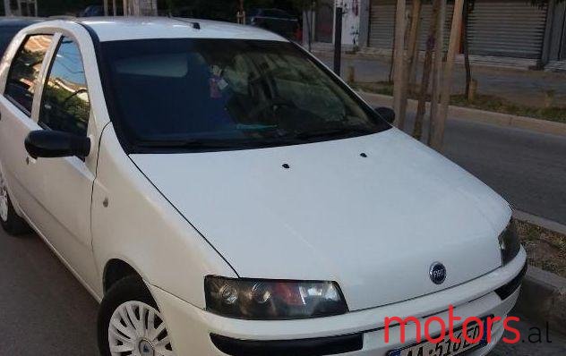 2000' Fiat Punto photo #2