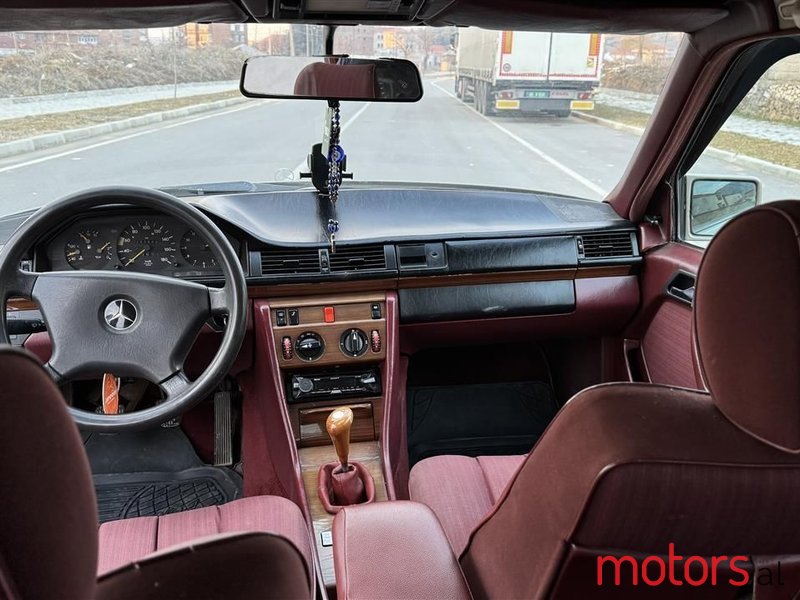 1990' Mercedes-Benz 200 photo #6
