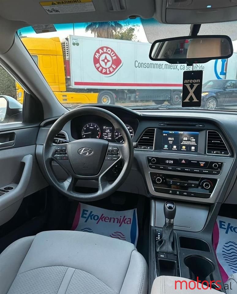 2016' Hyundai Sonata photo #3