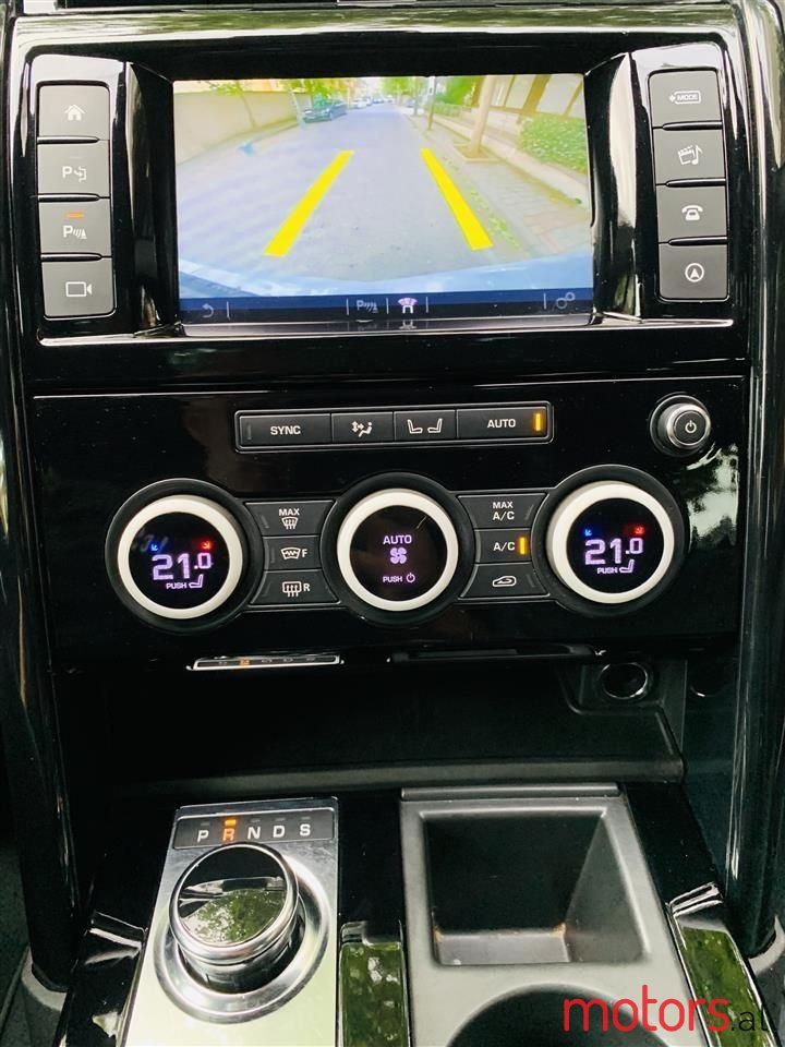 2017' Land Rover Discovery photo #2