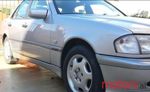 2000' Mercedes-Benz C-Class photo #4