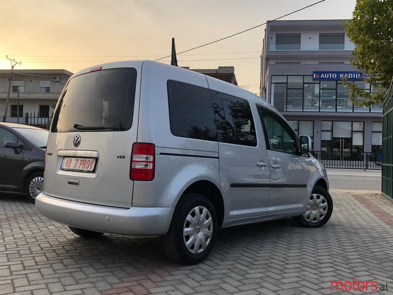 2011' Volkswagen Caddy photo #4