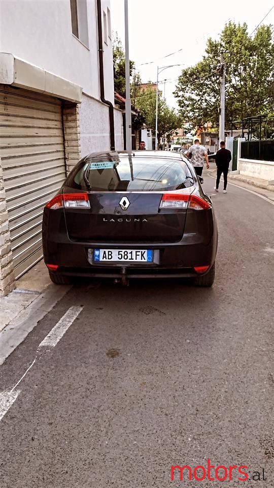 2008' Renault Laguna photo #2