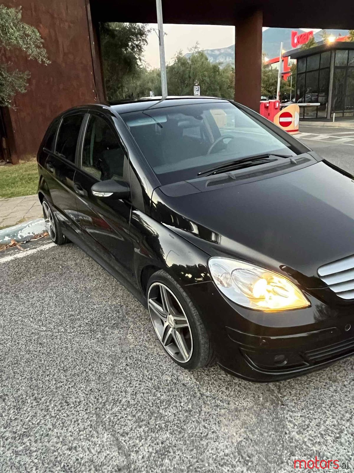 2007' Mercedes-Benz B 180 photo #1