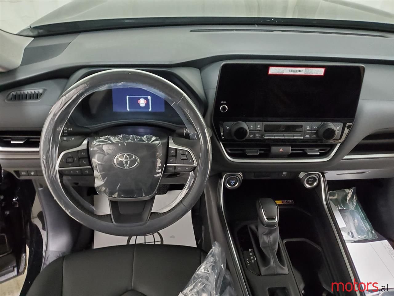 2024' Toyota Highlander photo #3