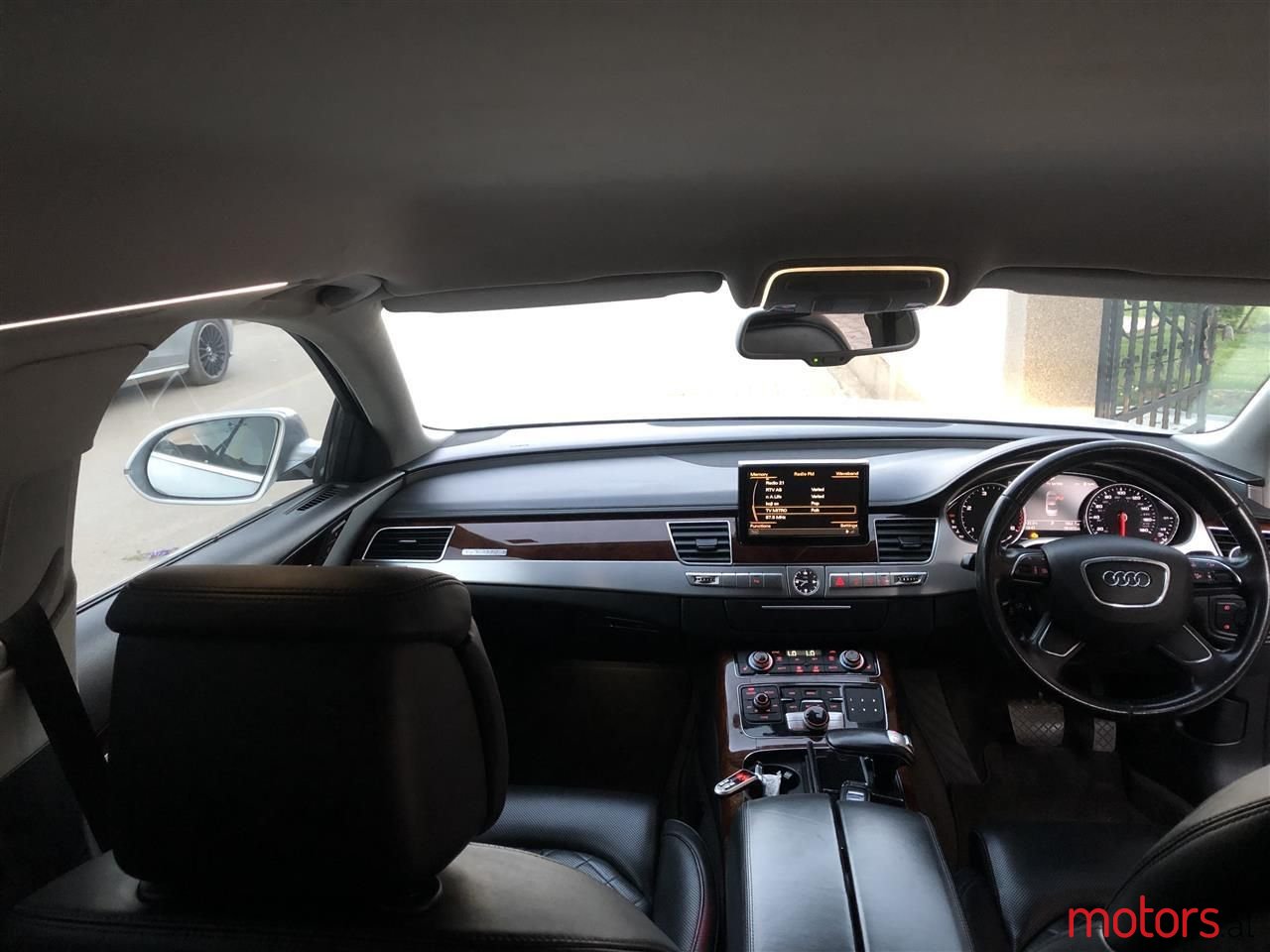 2010' Audi A8 photo #5