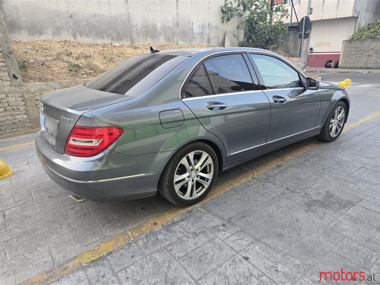 2012' Mercedes-Benz C 300 photo #2