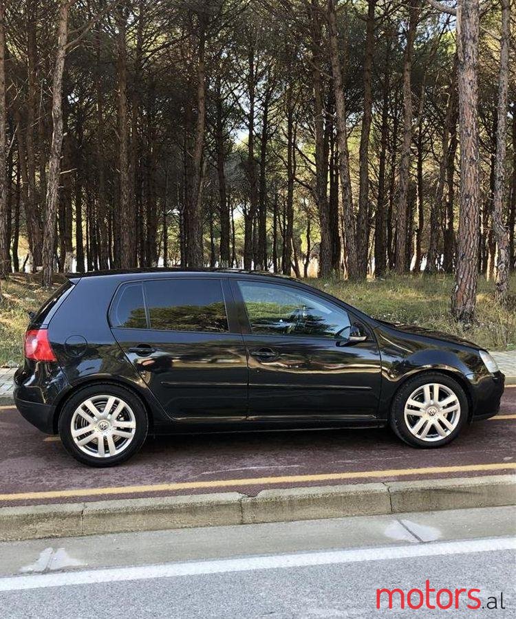 2005' Volkswagen Golf photo #1