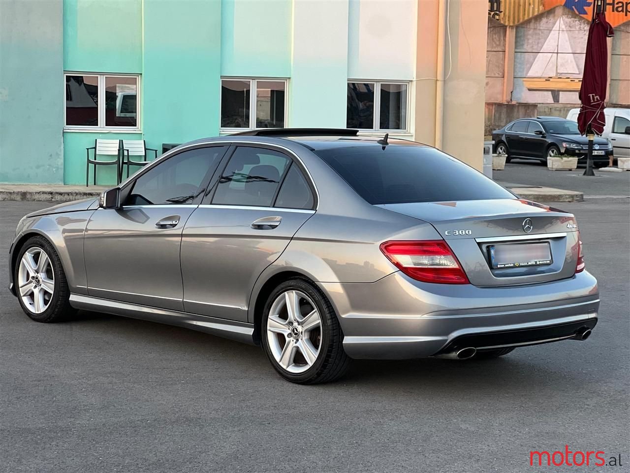 2011' Mercedes-Benz C 300 photo #4