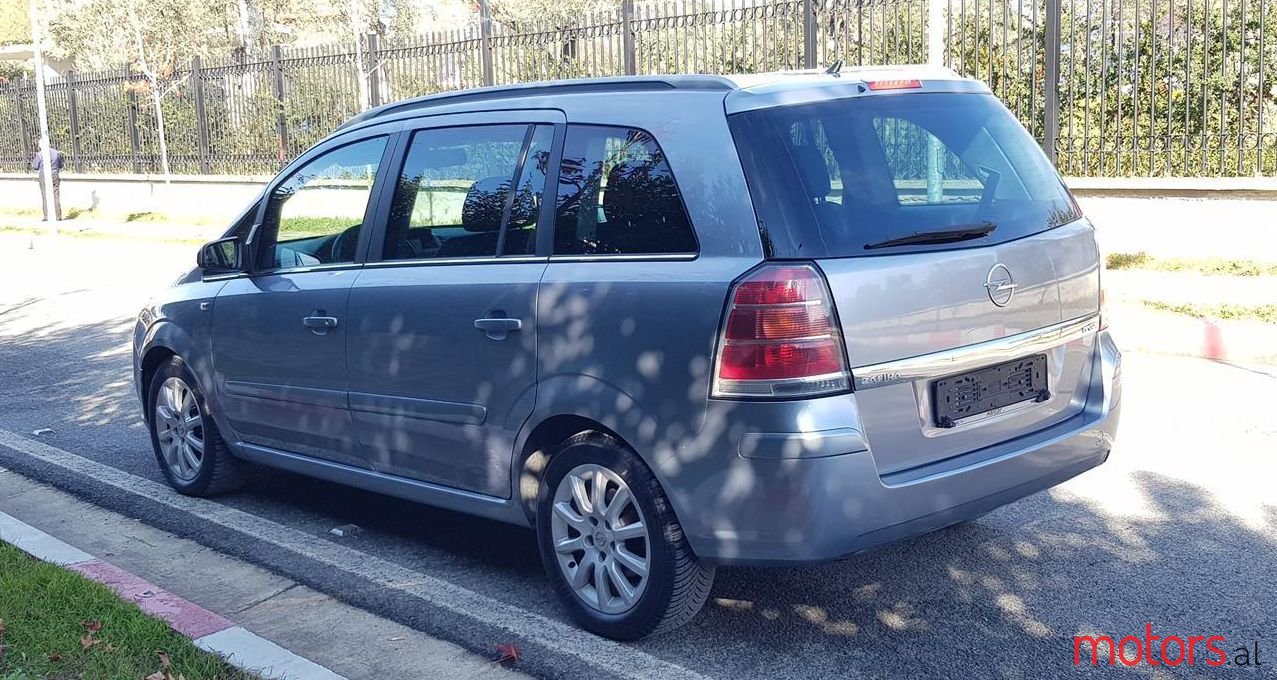 2006' Opel Zafira photo #1