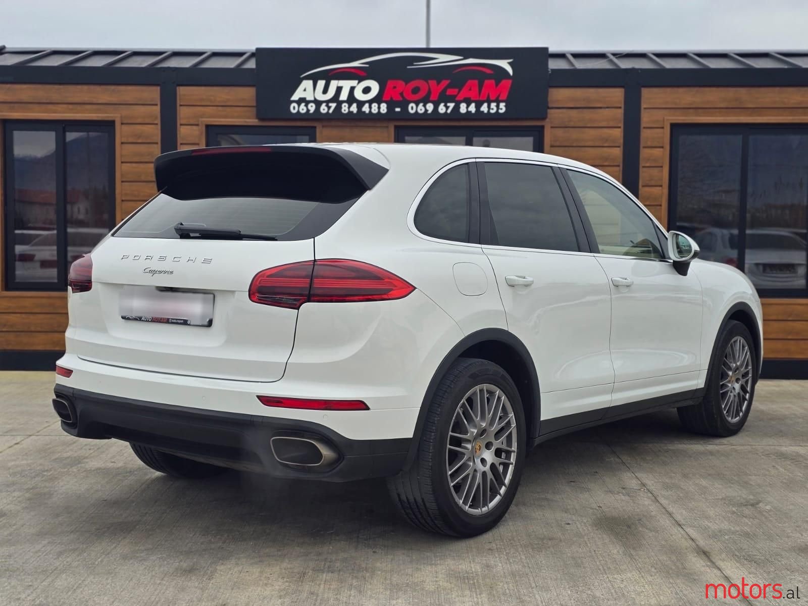 2016' Porsche Cayenne photo #4