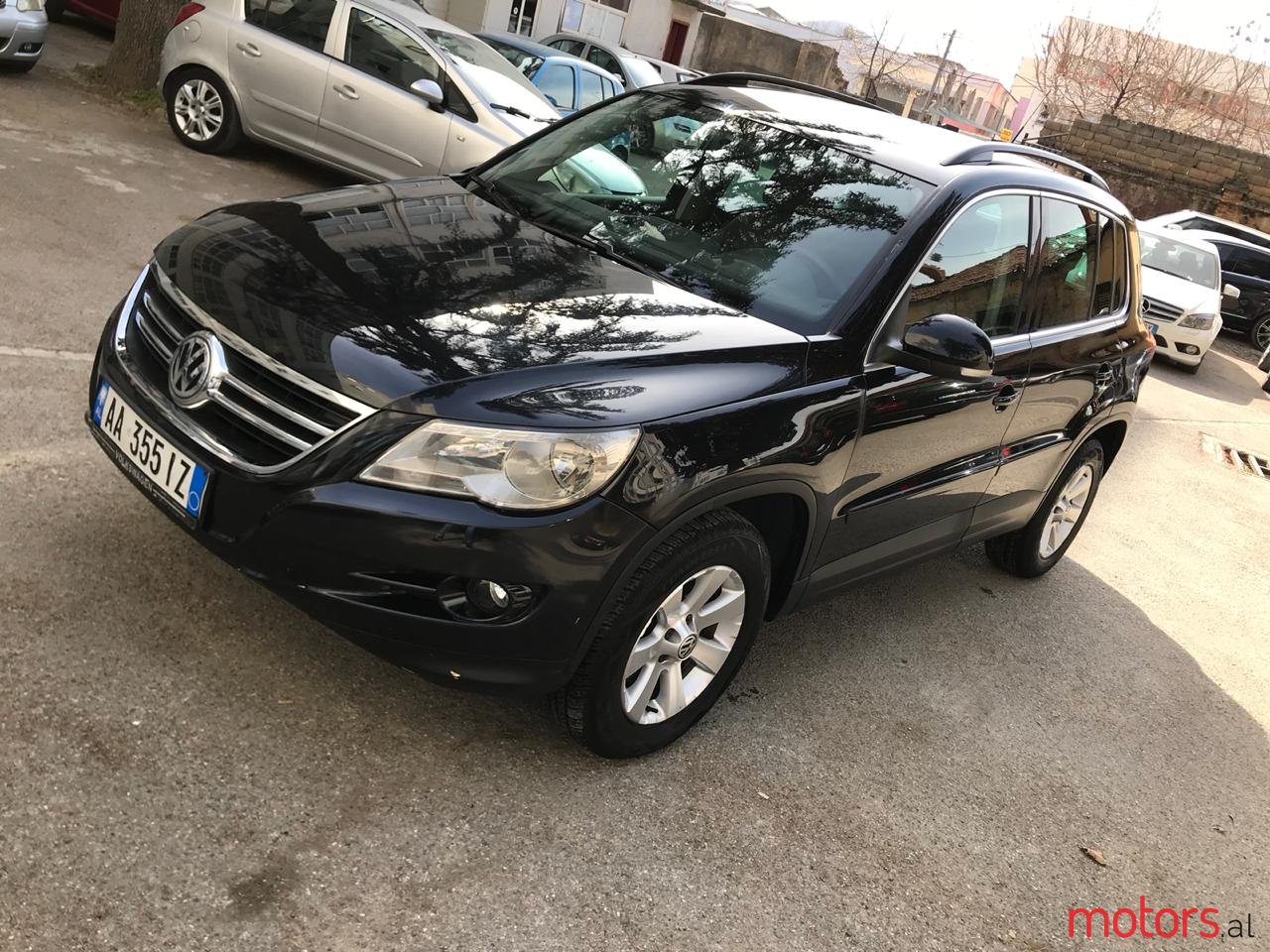 2009' Volkswagen Tiguan photo #3