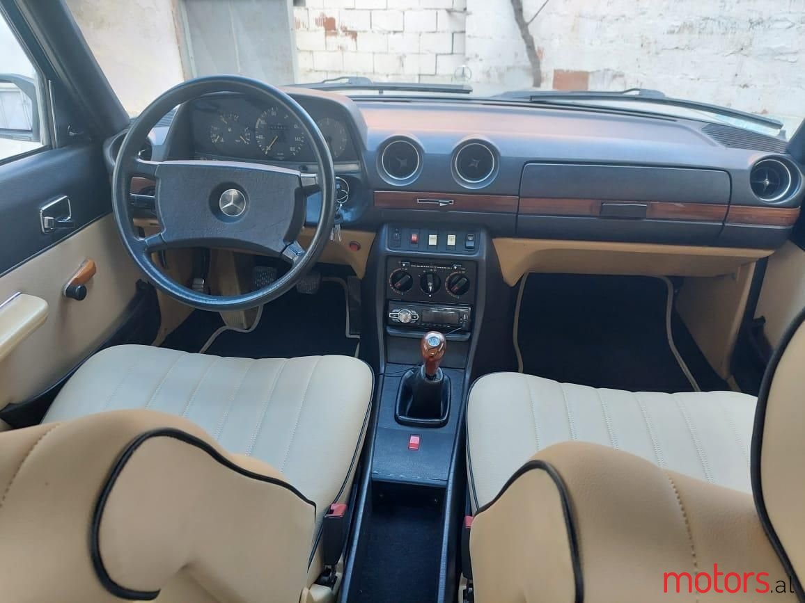 1983' Mercedes-Benz 240 photo #6