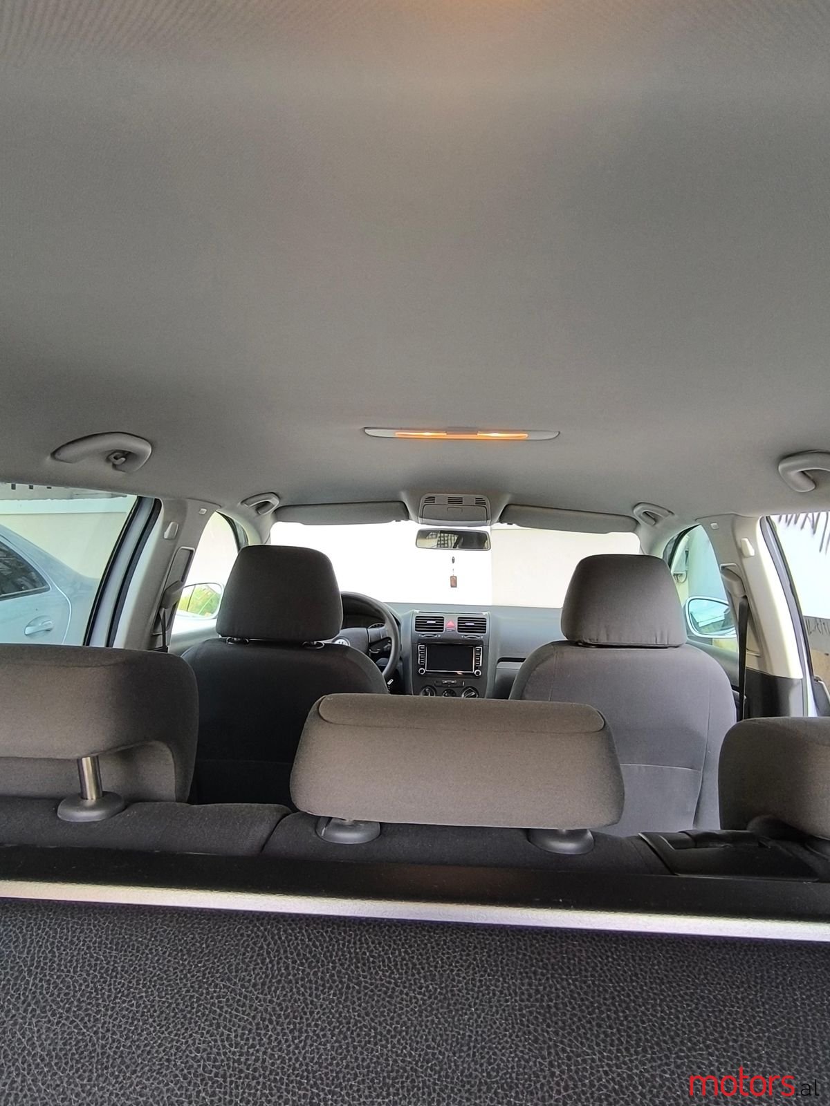 2009' Volkswagen Golf photo #5