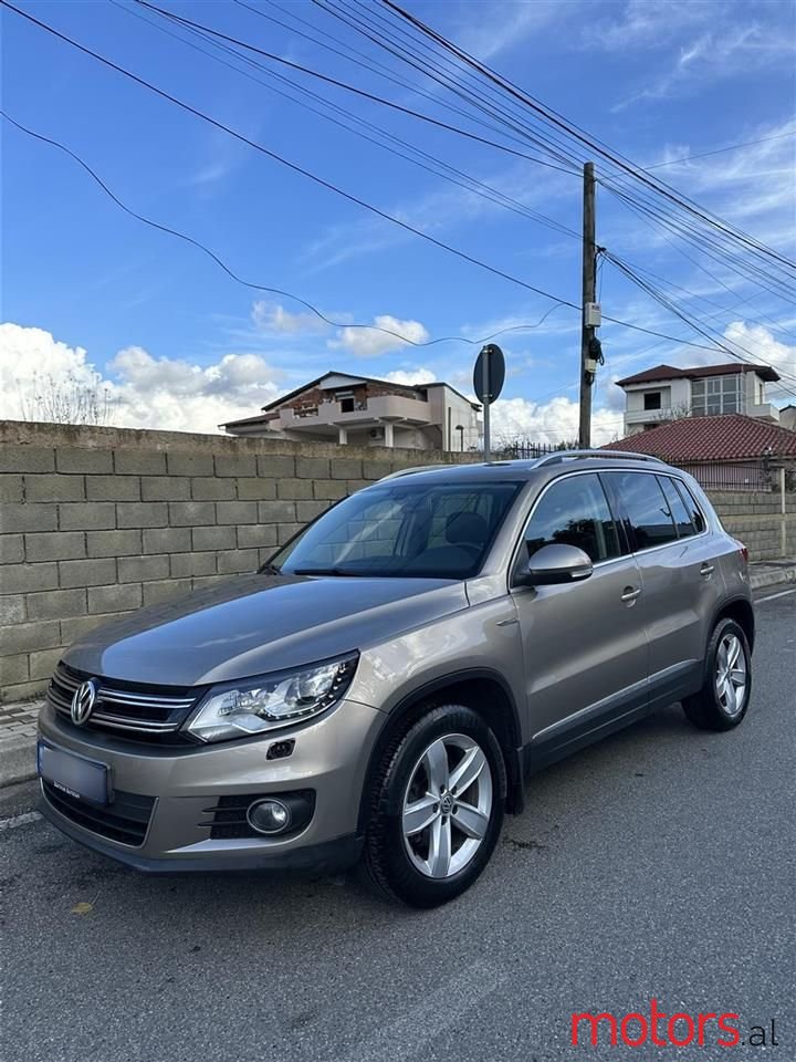 2012' Volkswagen Tiguan photo #1