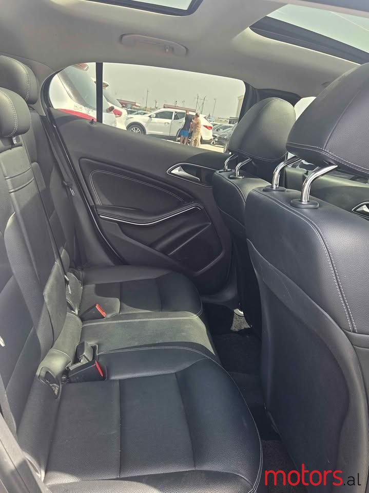 2016' Mercedes-Benz 220 photo #5