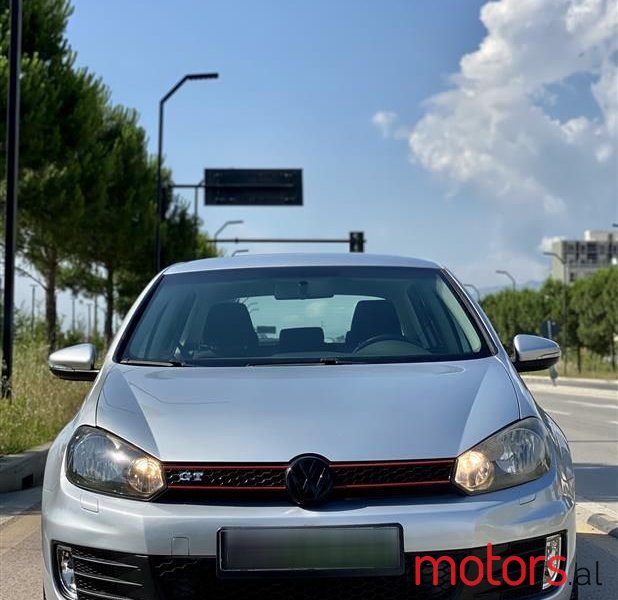 2009' Volkswagen Golf photo #4