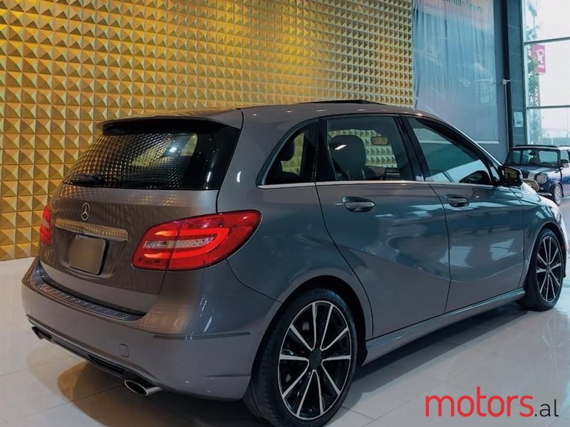 2014' Mercedes-Benz B 250 photo #2