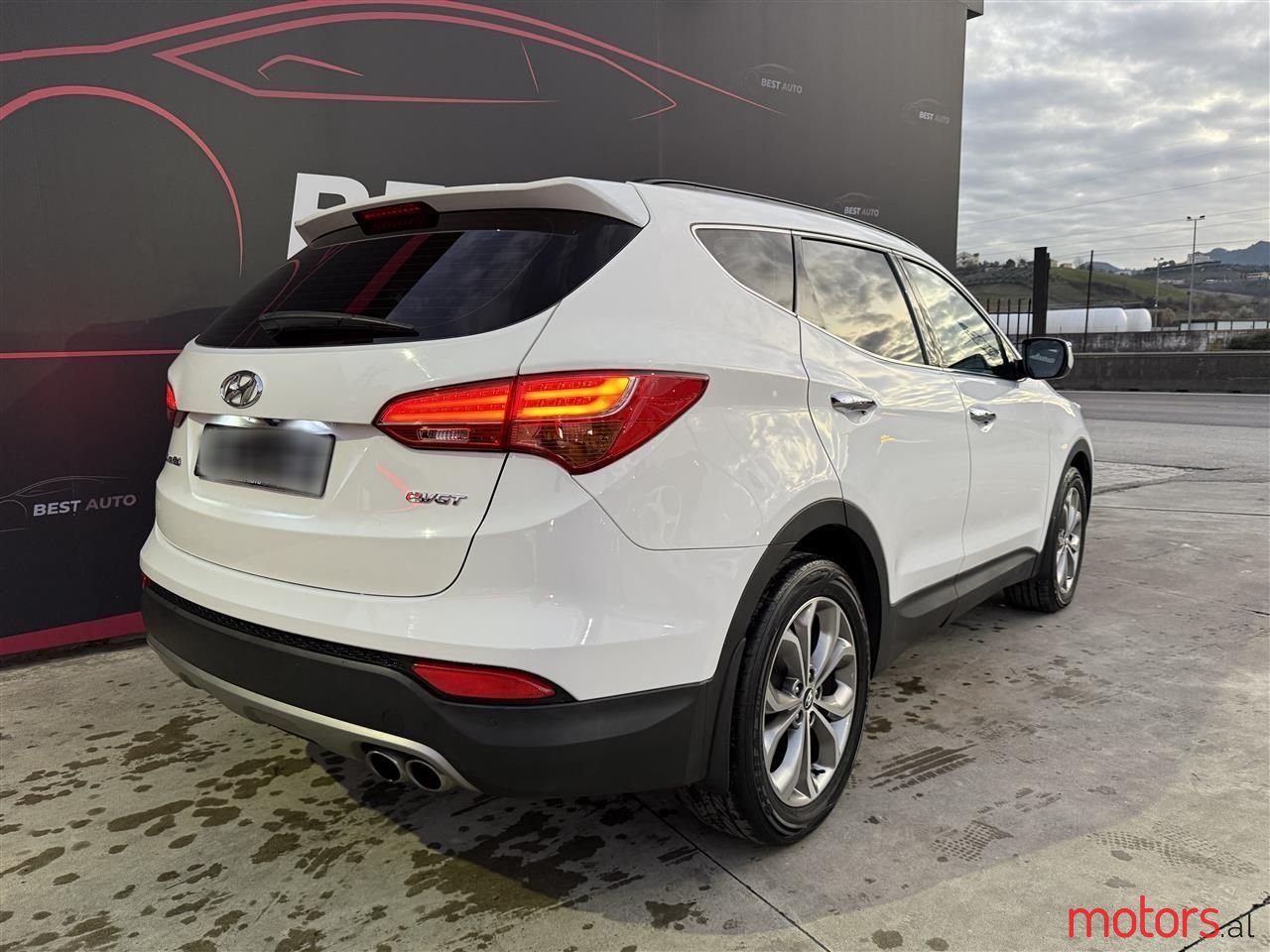 2013' Hyundai Santa Fe photo #3